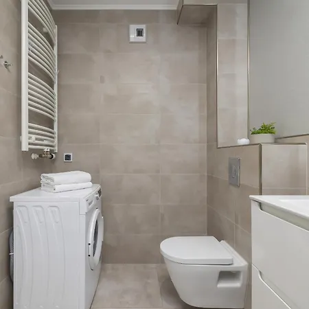 Apartment Dabska With Terrace & Parking By Renters Krakow